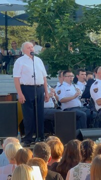 Glasbeni večer s Policijskim orkestrom in gostom Gregorjem Ravnikom